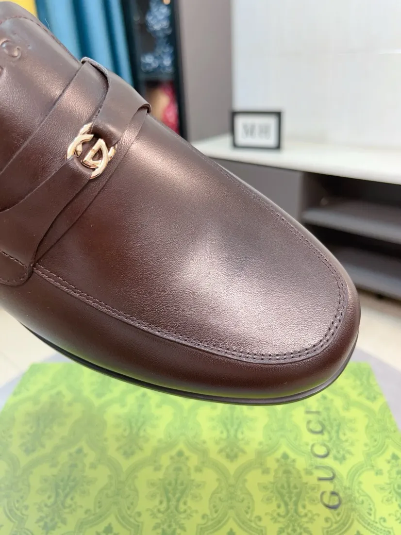 Men's shoes 💰500🌹🌹Niuli [GUCCI Gucci] A new style of formal men's leather shoes is coming~ The original quality upper is made of patent leather imported from Italy, the leather is soft and delicate, comfortable and soft first-layer cowhide lining, rubber wear-resistant outsole, the shoe shape is dignified and domineering, and the luxury charm cannot be concealed! The natural and free nouveau riche leads the trend. Code number: 38-44